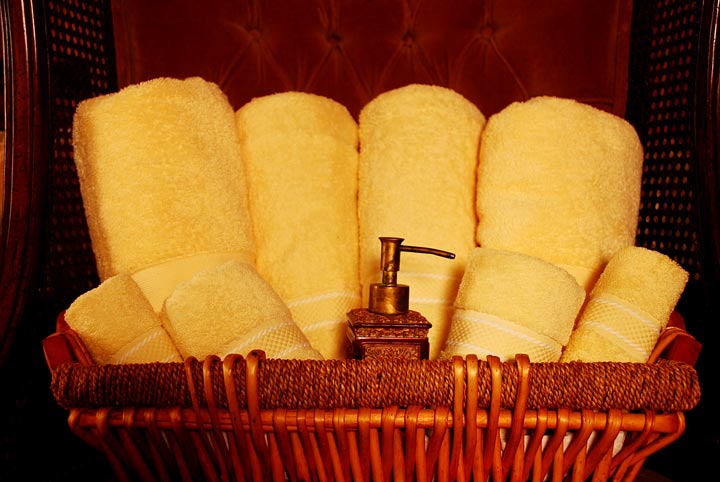 Soft and clean fresh towels in the Knotty Pine Room..
